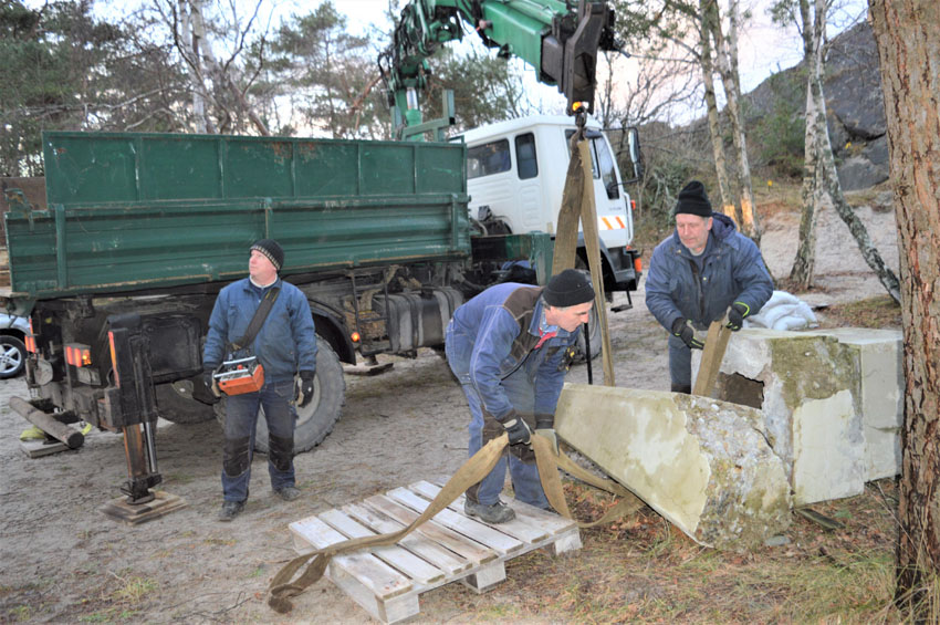   SUTVARKYS. Šalia apsauginio kopagūbrio ties Būtinge stovėjęs ir nugriuvęs, suskilęs obeliskas Palangos miesto savivaldybės lėšomis bus restauruotas ir atkurtas toks, koks buvo tarpukariu. 