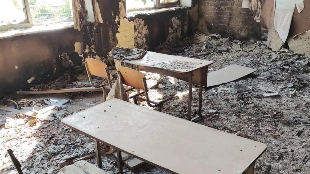 Į buvusius vaikų namus pataikė bomba. © Eldoradas Butrimas