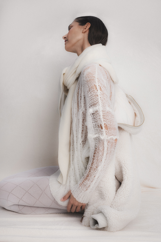 Smulkūs megztinio raštai įvaizdžiui suteiks lengvumo. V. Jokubausko nuotr.