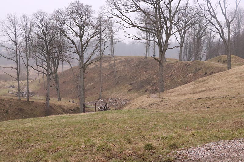 Kalniškės piliakalnis, ant kurio stovėjo 1253 m. balandžio 4 d. pirmą kartą paminėta pilis, dokumentuose užrašyta kaip „Garisda“. Ji davė vardą šiemet 770 metų jubiliejų švenčiančiam Gargždų miestui.  Deniso NIKITENKOS nuotr.