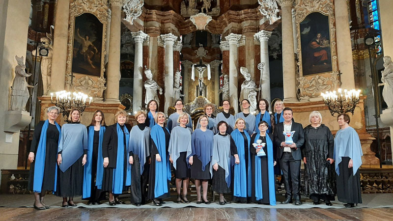 Vokalinis ansamblis „Neringa“ festivalyje dalyvavo jau septintąjį kartą ir antrąjį - kartu su moterų choru „Jūrasmiltė“.  Liudviko Rėzos kultūros centro nuotr.