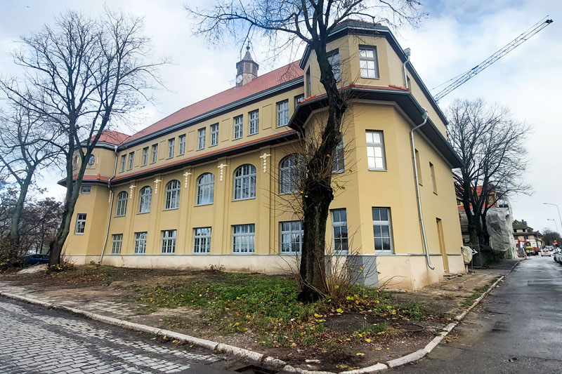 Sveikatingumo (Gaidžio) namas, Gegužės g. 12 Vienas gražiausių ir dėl savo paskirties vienas unikaliausių pastatų - 1910 m. buvusioje Malkų g. 13 iškilę anuometiniai Sveikatingumo namai. Namas buvo daugiafunkcis: jame veikė viešbutis, poilsio kambariai, valgykla, skalbykla, vaikų darželis. Buvo suplanuota rekonstruoti visas autentiškas detales, Gaidžio skulptūrą su fontanu vakarinėje pusėje. Pastatą aukcione 2021 metais įsigijo ir priėmė sprendimą rekonstruoti UAB „Ferticonta“ (savininkas Vidmantas Dambrauskas).