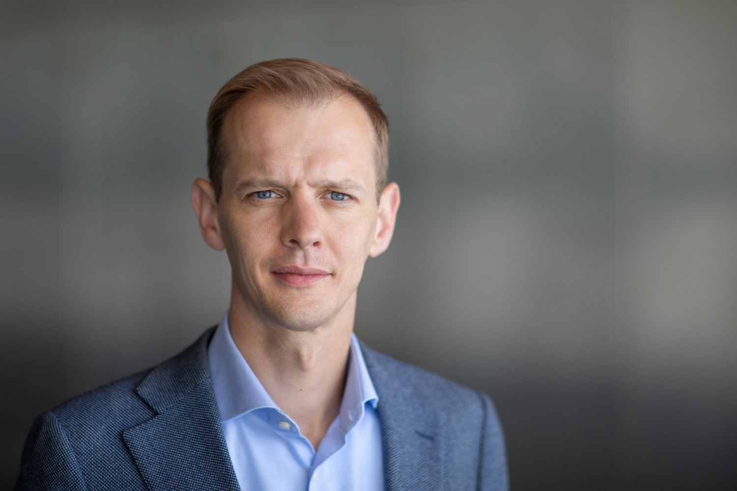  Atsisiųsti Vilnius, birželio 28 d. (ELTA). Pastarąjį pusmetį lietuvių skolos vėl pradėjo augti, nors 2021 m. antrą pusmetį buvo užfiksuotas skolų mažėjimas, rodo kredito biuro „Creditinfo Lietuva“ atlikta analizė. Palyginęs gyventojų įsiskolinimo rodiklius pernai birželį, gruodį ir šių metų birželį, kredito biuras nustatė daugelio rodiklių pablogėjimą. "Creditinfo Lietava" vadovas Aurimas Kačinskas. "Creditinfo Lietuva" nuotr.