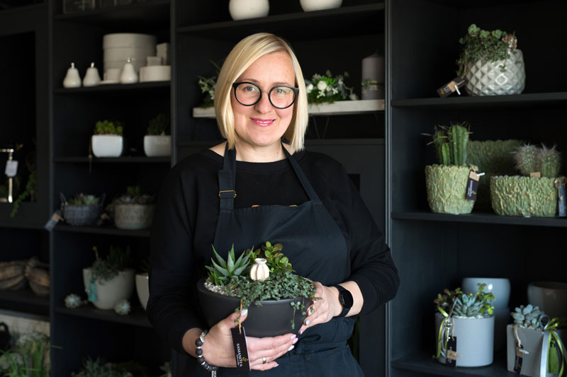 Nors pirmus metus po gėlių studijos atidarymo darbai įsibėgėjo šiek tiek sunkiai, šiandien Asta Piliutikienė sako, kad nebejaučia nei prabėgančių valandų, nei nuovargio.