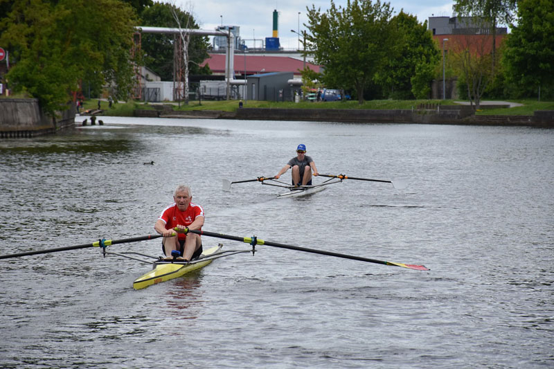 VETERANAI. Irklavimo meistrai taip pat pademonstravo, kad dar turi parako. Astos ZABLOCKYTĖS nuotr.