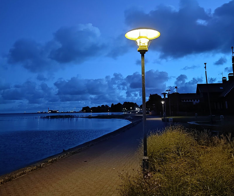  ATSIŽVELGĖ. Neringos savivaldybė apibendrino gyventojų nuomones ir nusprendė kiek pailginti kurorto gyvenviečių gatvių apšvietimo laiką. Neringos savivaldybės nuotr.