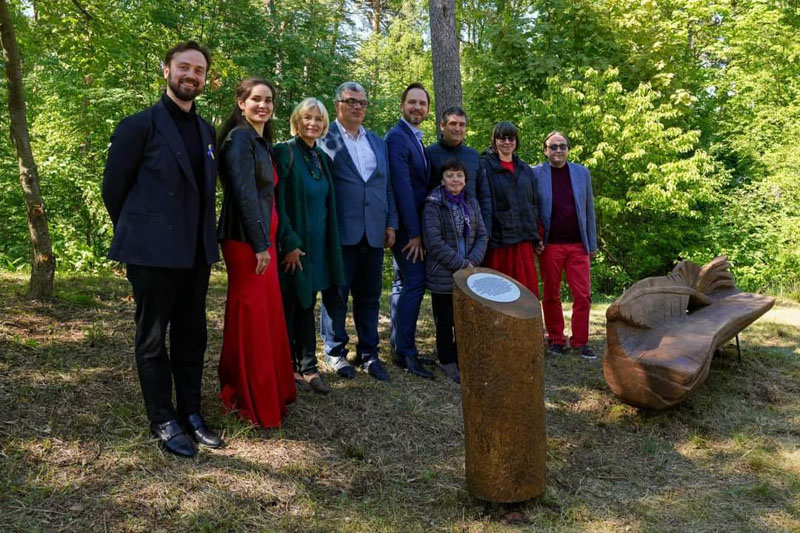 PAGERBĖ. Įsimintiname renginyje dalyvavo ir Neringos bičiuliai – muzikos pasaulio atstovai iš Lietuvos ir Ukrainos. Marinos LENDRAITIENĖS nuotr.