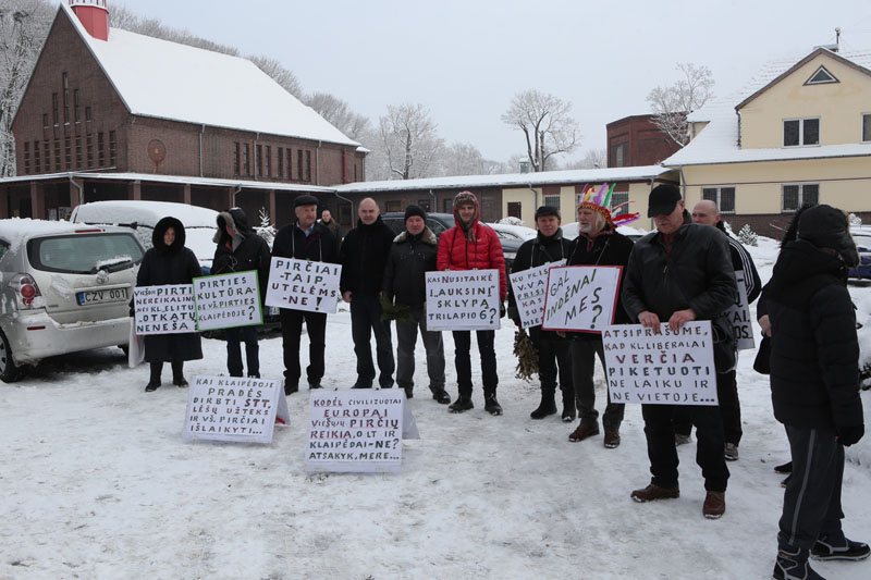 PIRTININKAI. Pirtis Trilapio gatvėje turi savo ištikimų lankytojų srautą, kurie jau ne kartą gynė pirtį nuo planų ją uždaryti. Redakcijos archyvo nuotr.