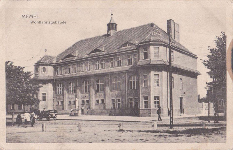 UNIKALUS. Prieškariu šis pastatas buvo daugiafunkcis: veikė pirtis, vaikų darželis, valgykla, keleivių laukiamasis, kasos, dirbo net jūreivius aptarnaujantys gydytojai, dantų technikai.