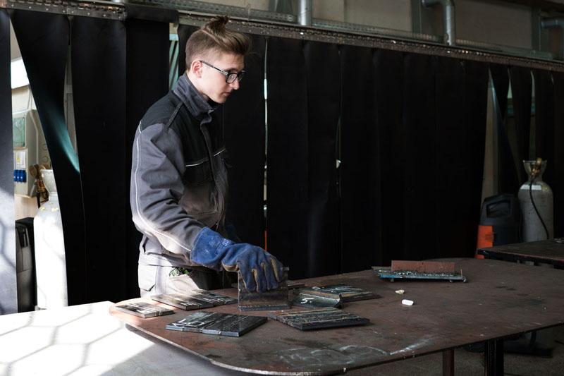 KOKYBĖ. Mokymo centro direktorius tikina, kad čia rengiami geri suvirinimo specialistai.