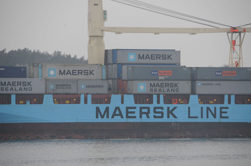 NEPLAUKIA. Danijos kompanija „Maersk“ pirmoji pareiškė, kad savo laivų per Sueco kanalą nesiųs. 