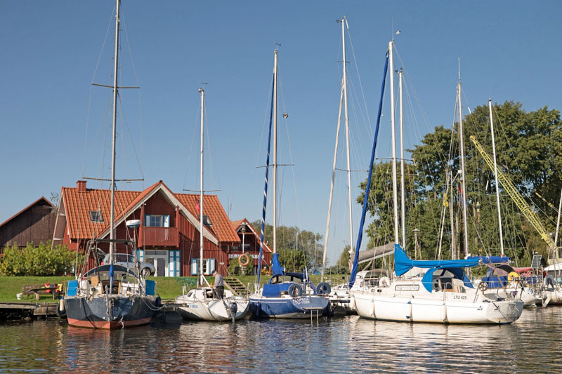 DYDIS. Mingės uostelyje telpa apie 40 vidutinių laivelių. 