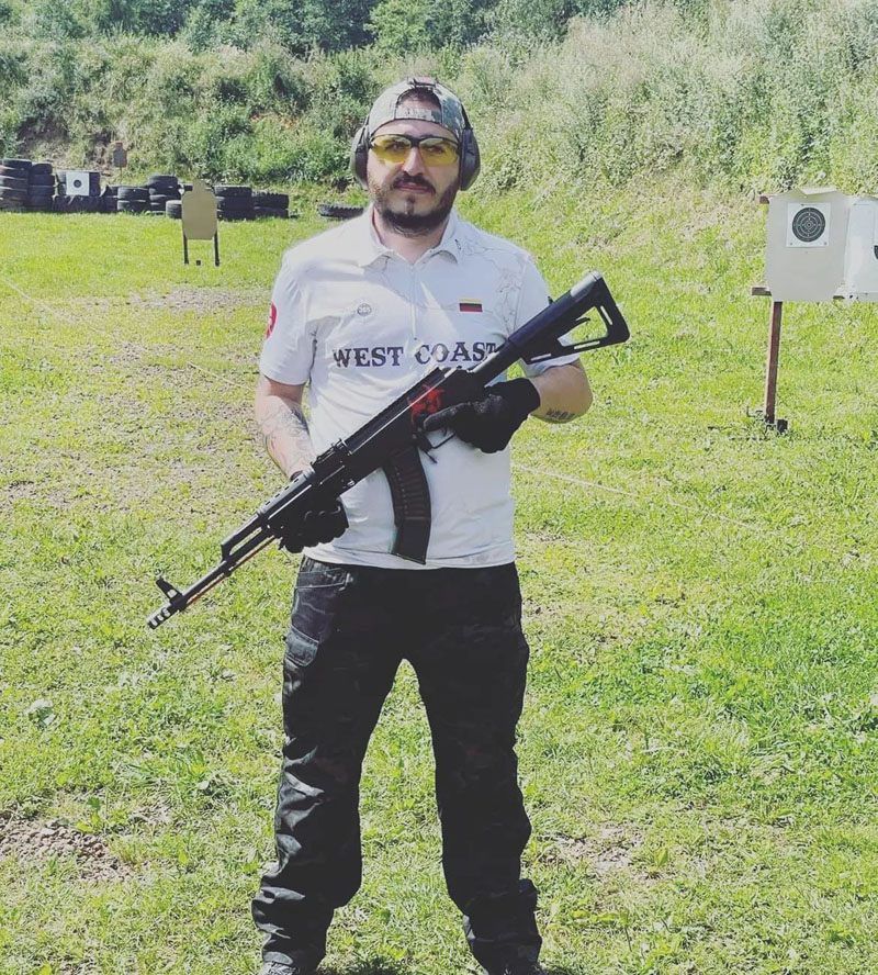 ŠAUDO. Kapitonas Denisas Legenzovas yra Lietuvos praktinio šaudymo federacijos narys. 