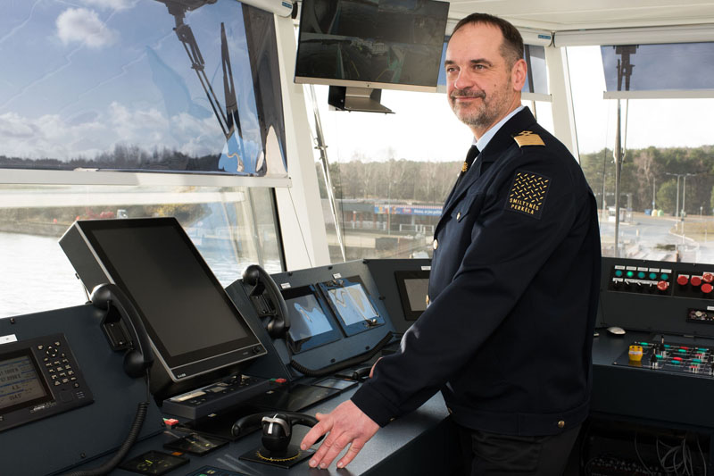 „SUSIDRAUGAVO“. „Per pusantro mėnesio jau susidraugavau su šiuo laivu, jau padariau 500 švartuočių, apie 250 reisų“, - sako kelto „Klaipėda“ kapitonas Mindaugas Butilkinas. 