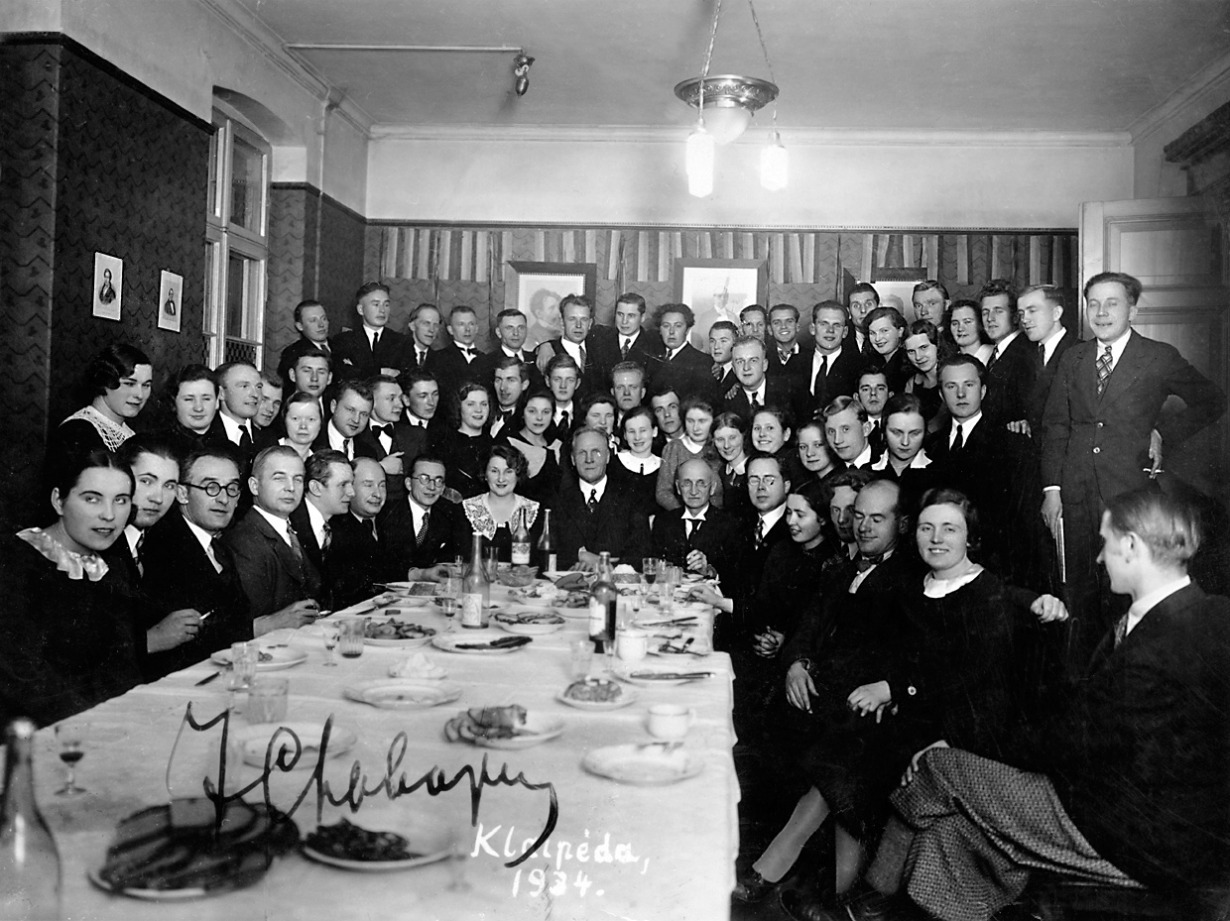 Klaipėdos lietuvių opera. G. Verdi operos „Traviata“ statytojai ir atlikėjai (1934 m.)