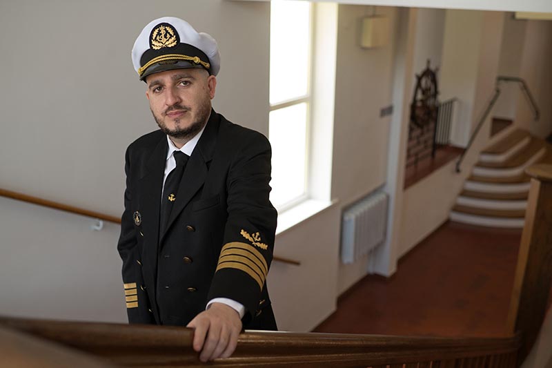 Denisas LEGENZOVAS, tolimojo plaukiojimo kapitonas, Jūrų kapitonų asociacijos narys
