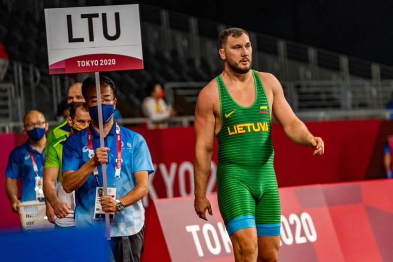 Tokijo olimpinėse žaidynėse dalyvavo du Klaipėdos atstovai - sunkiaatletis Arnas Šidiškis ir imtynininkas Mantas Knystautas.