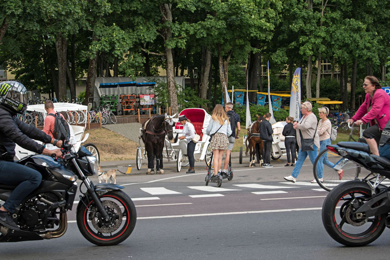 PRAMOGOS. Kiekvienas kurortas poilsiautojams stengėsi pasiūlyti kuo daugiau įvairiausių pramogų. Vitos JUREVIČIENĖS nuotr.