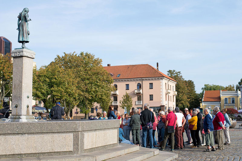 TURISTAI. Šiemet pajūrio kurortuose jau buvo daugiau turistų užsieniečių.Vitos JUREVIČIENĖS nuotr.