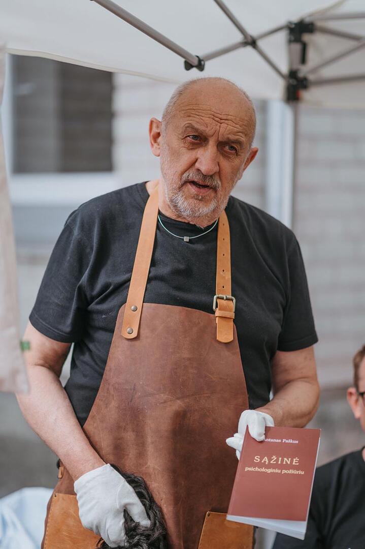 „Pastatų, kuriuose būtų išsaugota autentiška virenė, Žemaitijoje - nedaug“, - sakė SOFIJOS festivalio meno vadovas, režisierius Valentinas Masalskis.