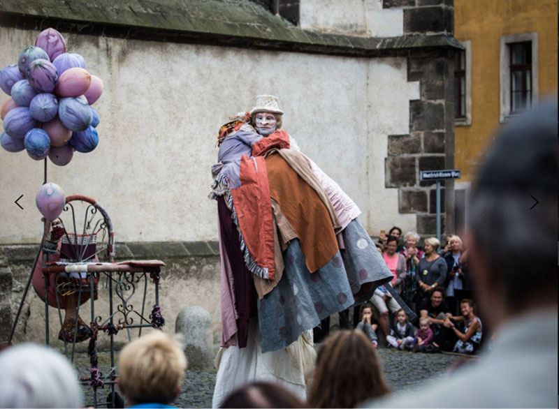 „Teatro SÓ“ iš Portugalijos spektaklis „Sorriso“ („Šypsokis“) praturtins festivalį spalvingu lyriniu pasakojimu. Organizatorių nuotr.