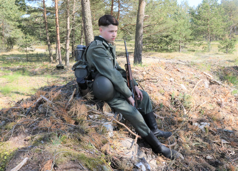 POSTE. Ekskursijų metu būtų galima išvysti ne tik karinius manevrus, bet ir karių gyvenimo apkasuose kasdienybės momentus. Deniso NIKITENKOS nuotr.