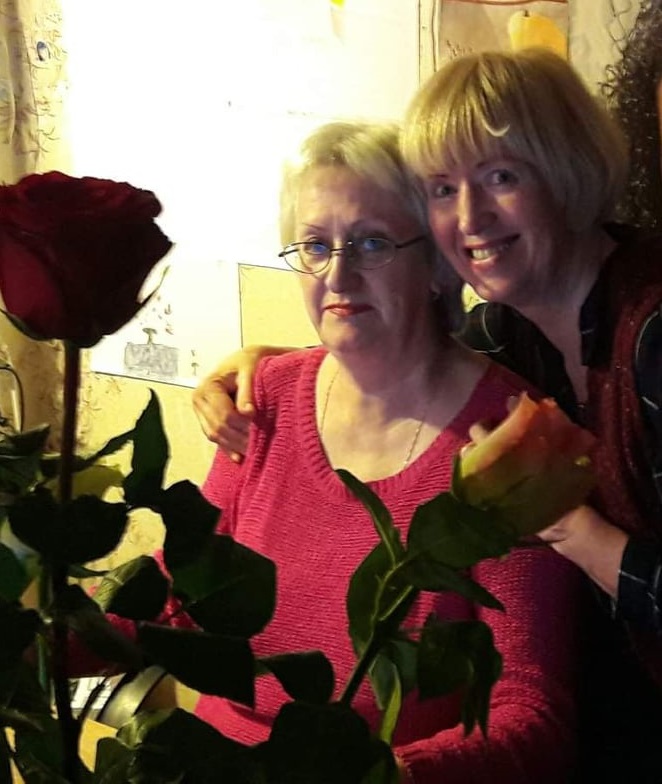 Sesės Jūratė ir Violeta Markaitytės. Asmeninio albumo nuotr