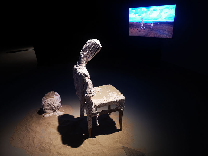 Parodos „Saldžių svajonių fondas“ centre – sukrečiantis Z. Laktionovos dokumentinis filmas „Diorama”.