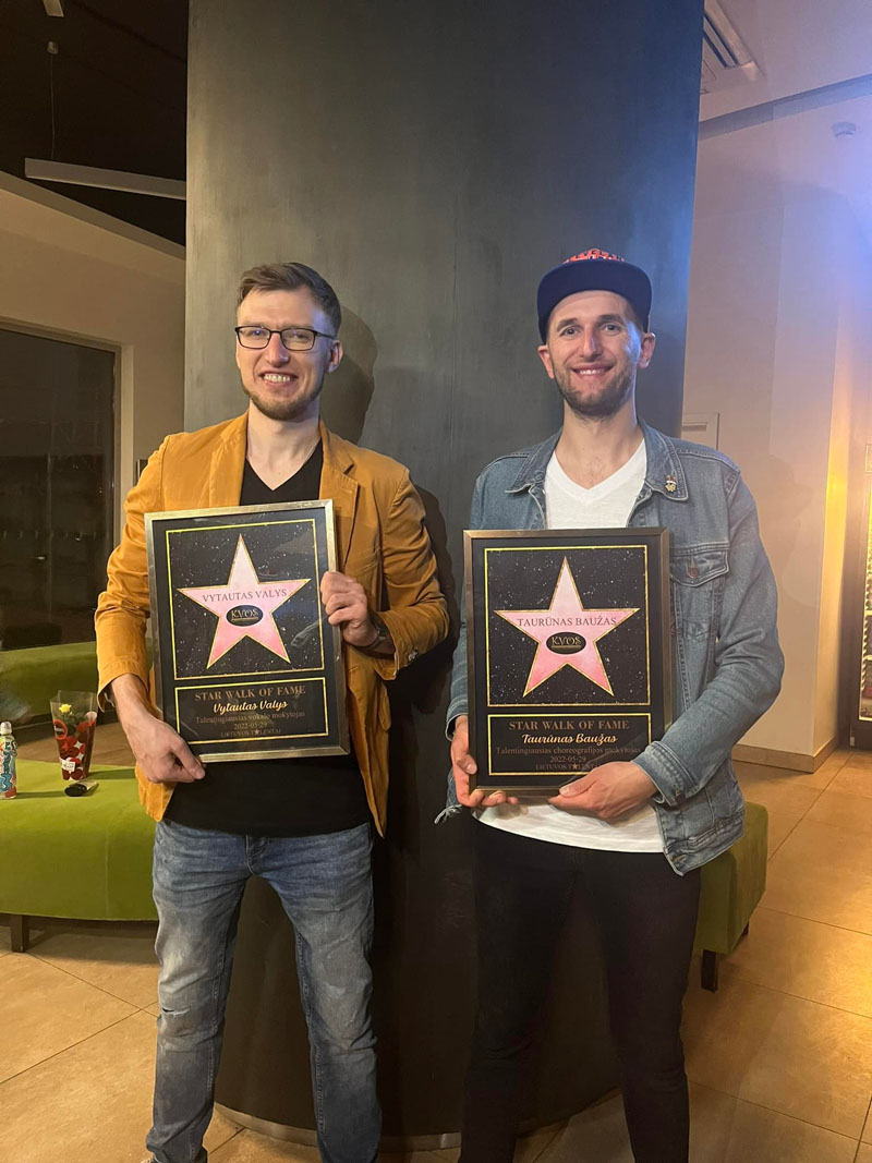 Klaipėdos vaikų operos studijos vadovas Vytautas Valys ir choreografas, režisierius, idėjų generatorius Taurūnas Baužas.