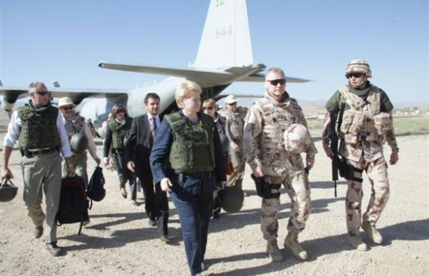 D. Grybauskaitė aplankė Lietuvos karius Afganistane