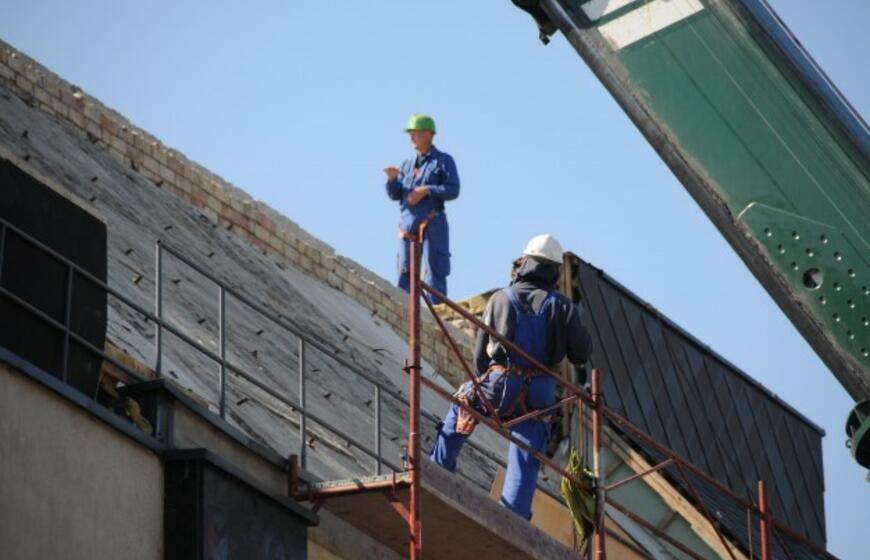 Pradedamas griauti Klaipėdos dramos teatro priestatas