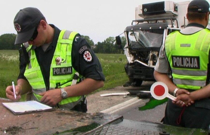 Sunkvežimių avarija prie Jakų žiedo