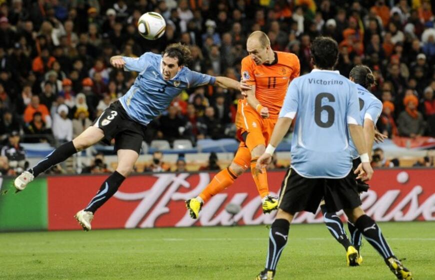 PAR 2010: olandai pusfinalyje įveikė Urugvajaus komandą