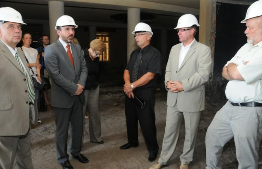 Kultūros ministras apžiūrėjo Dramos teatrą