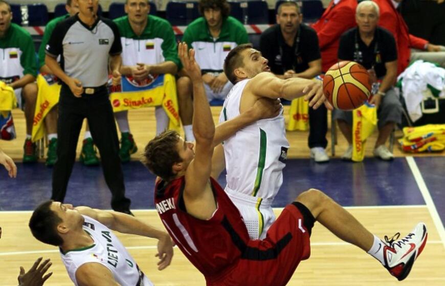 Lietuvos rinktinė įveikė Kanados krepšininkus