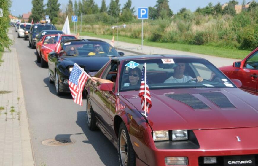 Palangoje vyksta amerikietiškų automobilių sąskrydis