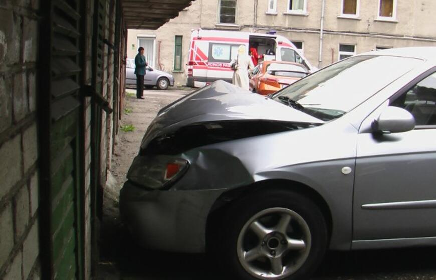 Supainiojusi pedalus klaipėdietė sudaužė automobilį