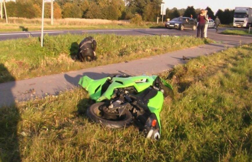 Motociklo avarijoje netoli Priekulės nukentėjo mergina