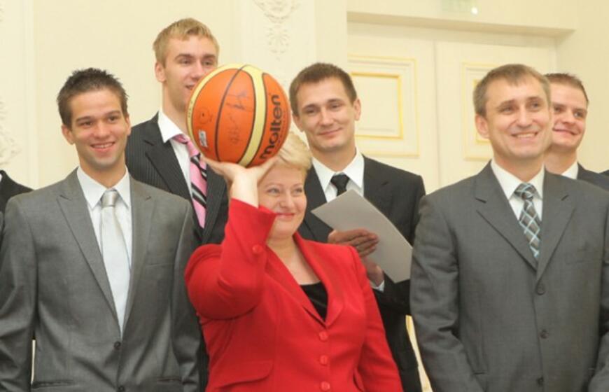 Lietuvos vyrų krepšinio rinktinei - prezidentės padėka