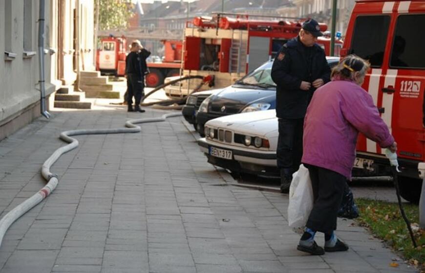 Uostamiesčio Minijos gatvėje - daugiabučio gaisras