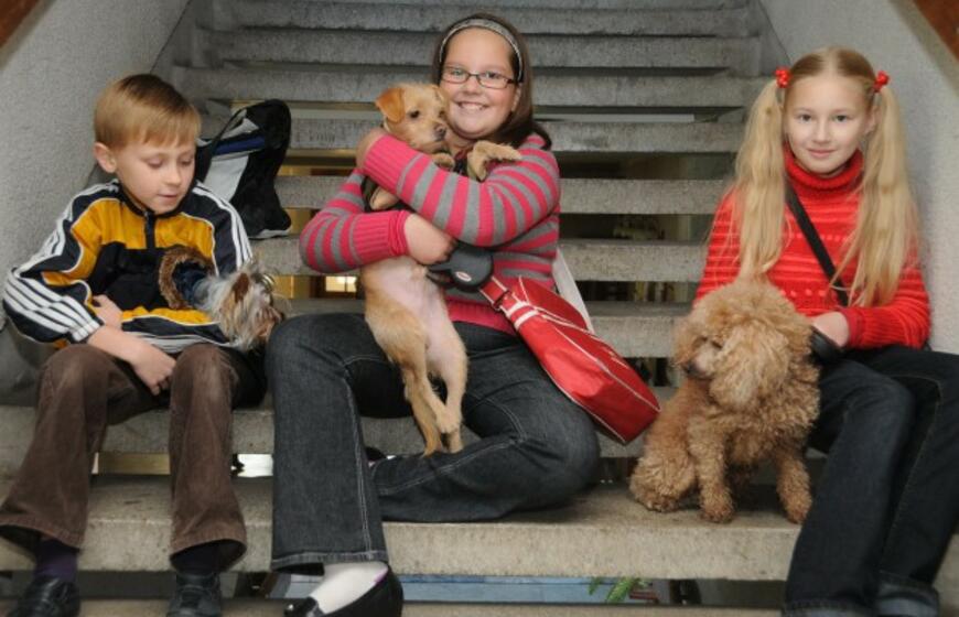 Gimnazijos auklėtiniai su augintiniais