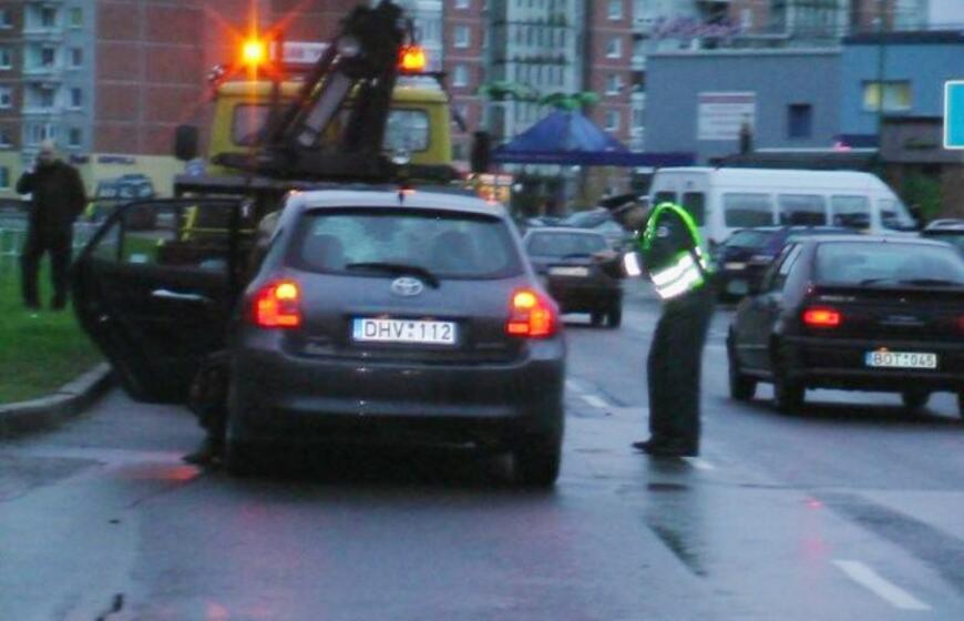 Ligoninėje mirė perėjoje su sūnumi partrenktas vyras