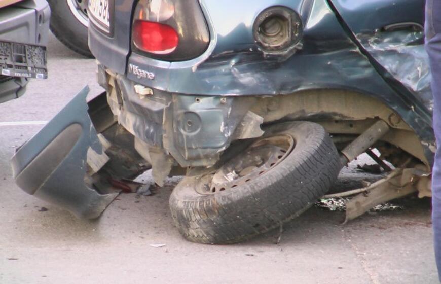 Liepų gatvėje apdaužyti trys automobiliai