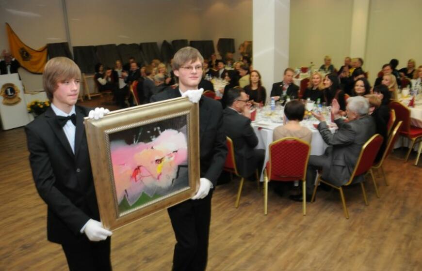 Klaipėdoje įvyko aukcionas vėžiu sergantiems vaikams remti