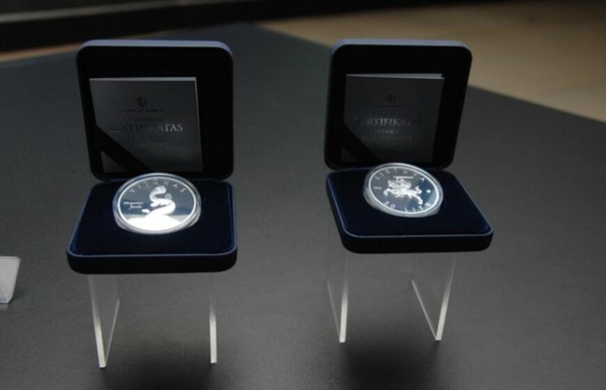 Lietuvos jūrų muziejuje pristatyta kolekcinė moneta