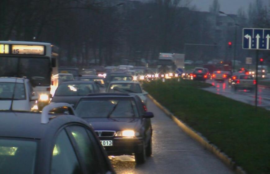 Eismo spūstį Mokyklos gatvėje sukėlusi avarija