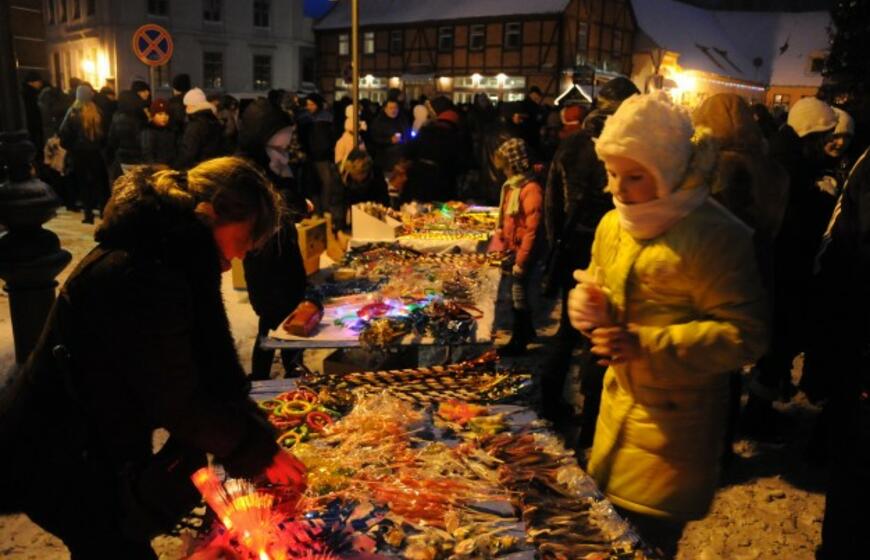 Klaipėdoje įžiebta miesto kalėdinė eglė