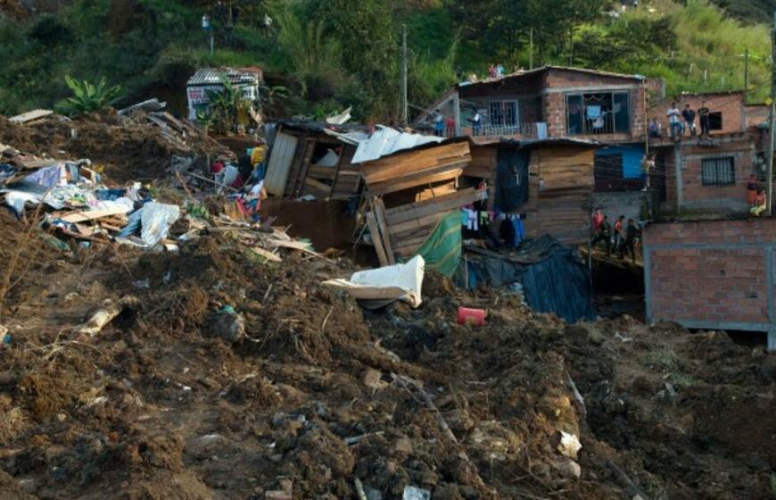 Kolumbijoje nuošliauža sugriovė 50 namų, palaidojo žmones
