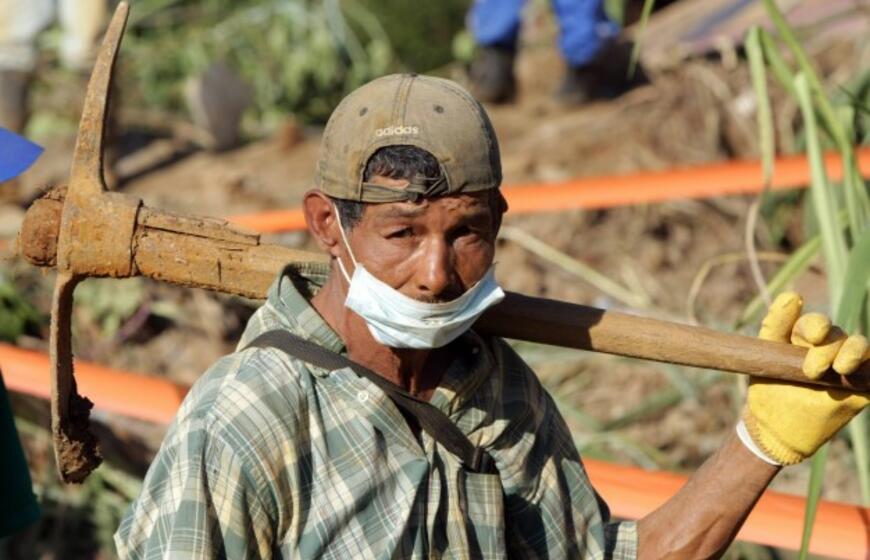 Gelbėtojai Kolumbijoje po nuošliauža rado 30 žmonių kūnus