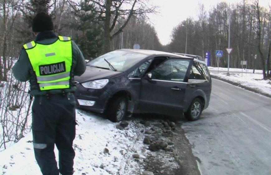 Neblaivus vairuotojas užmigo prie vairo